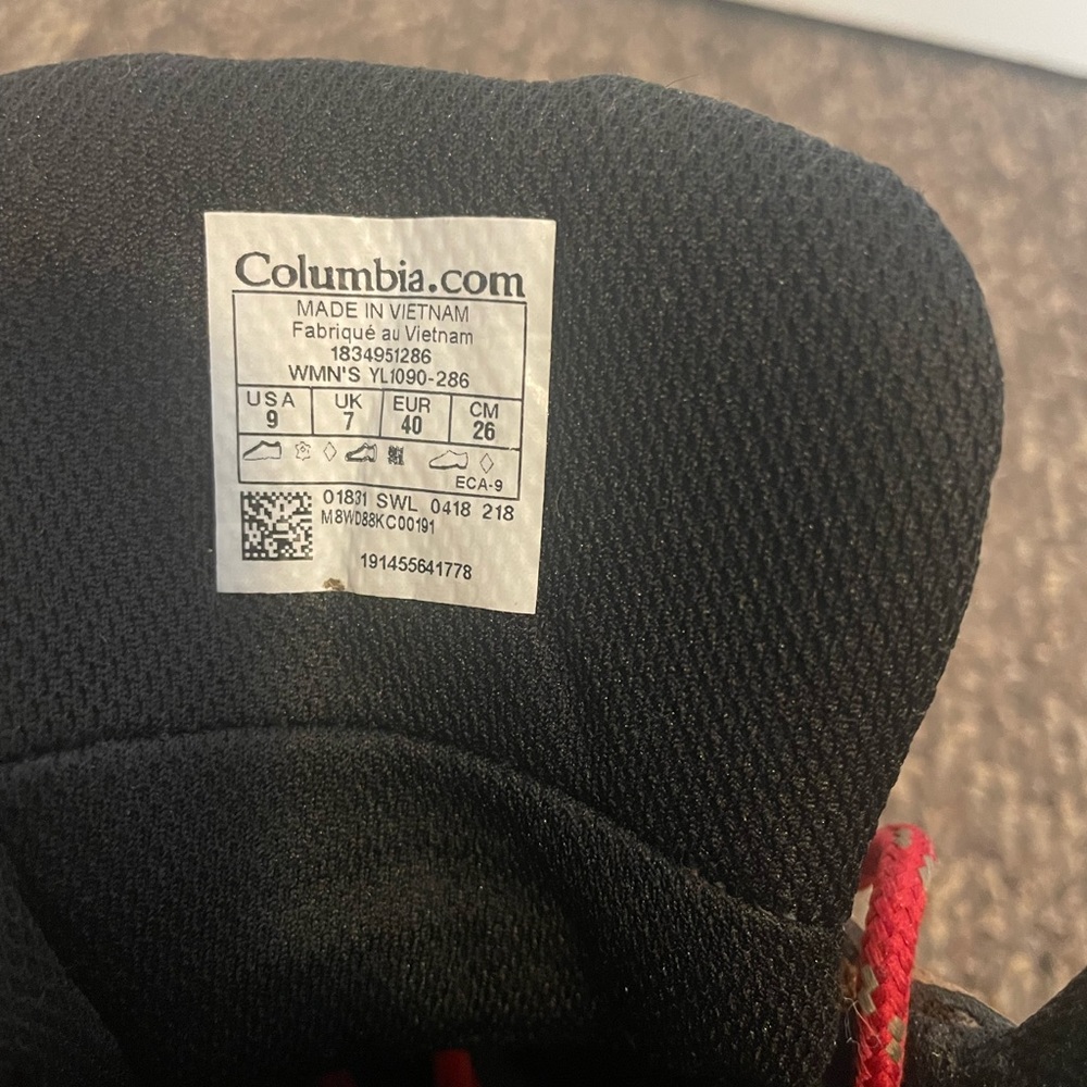 Columbia Hiking Boots - Picture 3 of 4